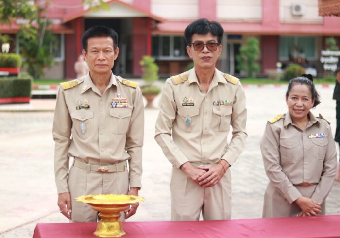 LINE_ALBUM_วันสถาปนาโรงเรียนและพิธีไหว้ครู_260612_15