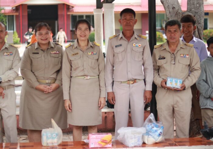 LINE_ALBUM_วันสถาปนาโรงเรียนและพิธีไหว้ครู_260612_19