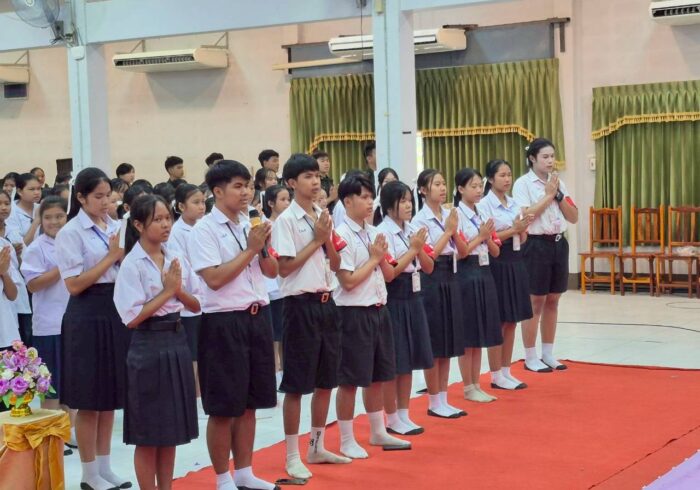 LINE_ALBUM_วันสถาปนาโรงเรียนและพิธีไหว้ครู_260612_8